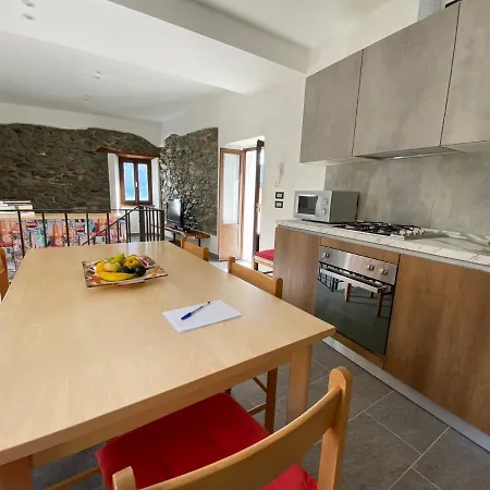 Independent Stone House With View Feriehus *