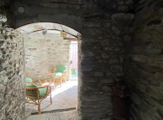 Дом отдыха Independent Stone House With View Муссо
