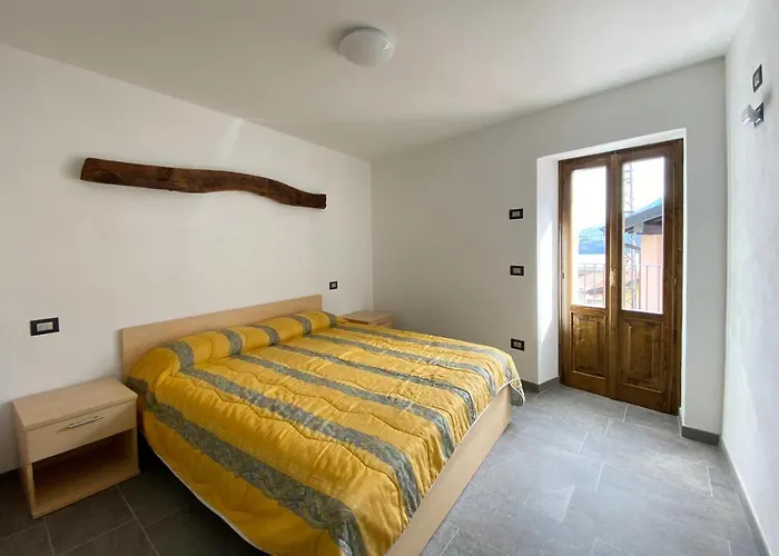 Independent Stone House With View Casa vacanze Musso