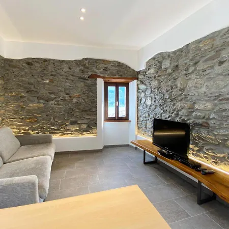 Сasa de vacaciones Independent Stone House With View Musso