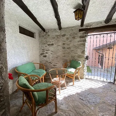 Independent Stone House With View Nyaraló