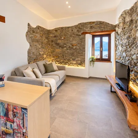 Independent Stone House With View *