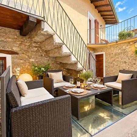 Independent Stone House With View Vakantiehuis Musso