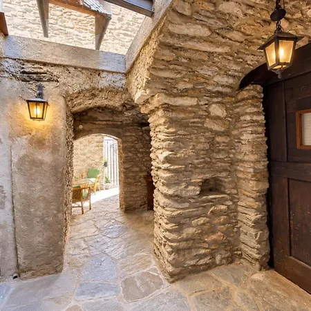 Vakantiehuis Independent Stone House With View *