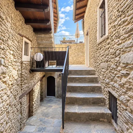 Сasa de vacaciones Independent Stone House With View Musso