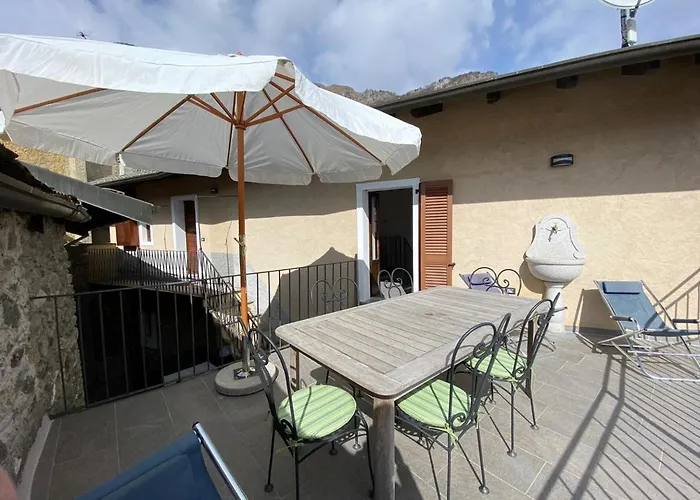 Independent Stone House With View Semesterbostad