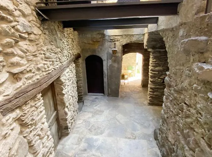 Independent Stone House With View *
