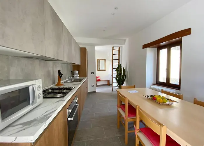 بيت للعطل Independent Stone House With View