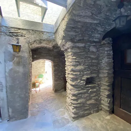 Independent Stone House With View *