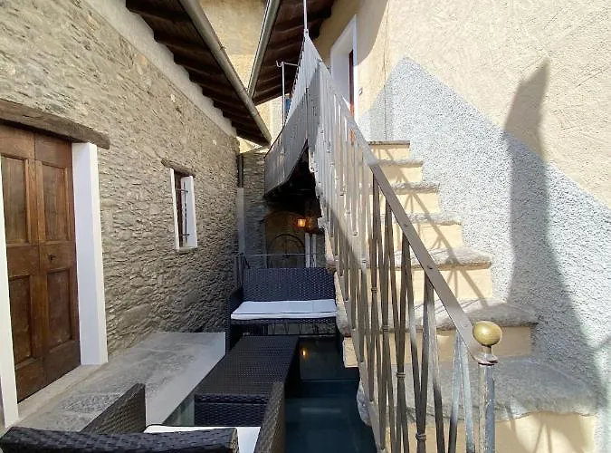 Independent Stone House With View 別荘