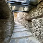 Semesterbostad Independent Stone House With View *