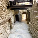 Independent Stone House With View *